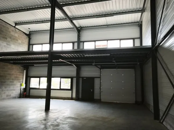 Local d'activité 271 m²