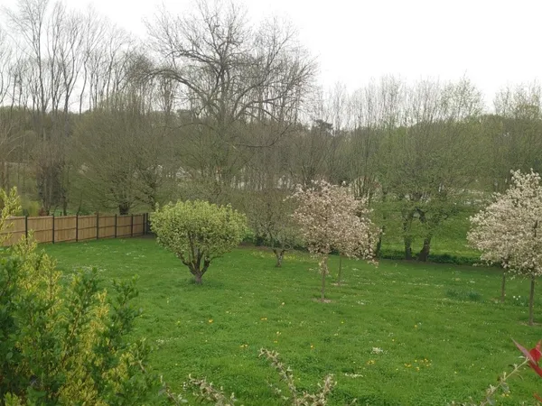 Terrain 810 m²