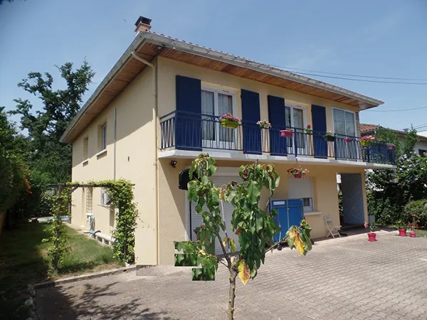 PESSAC - Immeuble de rapport -