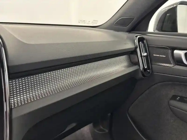 Volvo Ex40 single extended range 252ch ultra — photo 14
