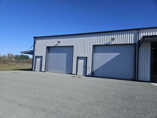 Entrepôt 90 m²