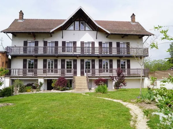 Maison 11 pièces 299 m²