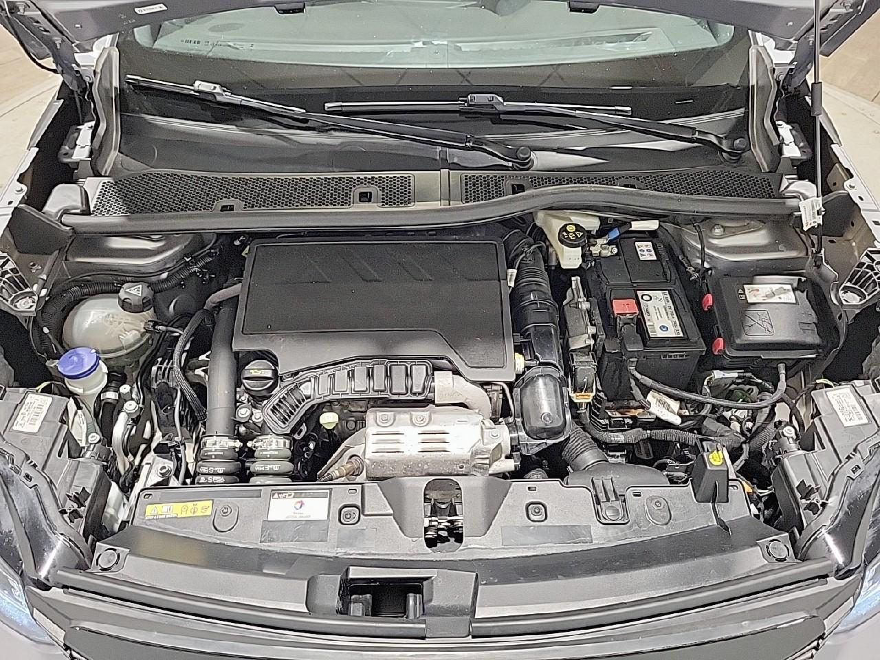 Peugeot 2008 puretech 130 s&s eat8 allure — photo 15