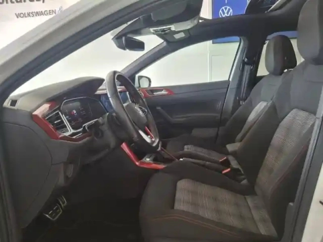 Volkswagen Polo 2.0 tsi 207ch gti dsg7 — photo 11