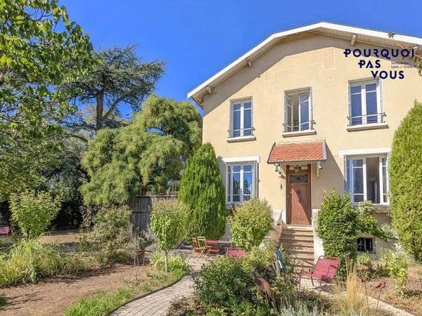 Maison 7 pièces 200 m²