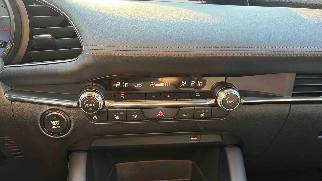 Mazda3 5 portes 2.0L SKYACTIV-G M Hybrid 122 ch BVA6 — photo 21