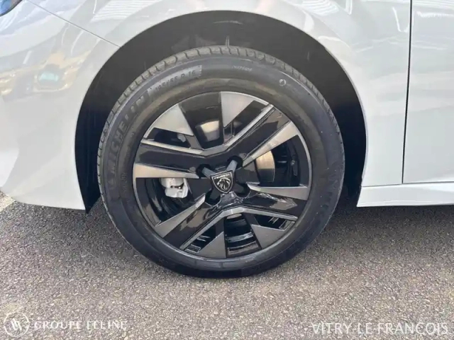 Peugeot 208 e- 136ch 50 kwh envy — photo 11