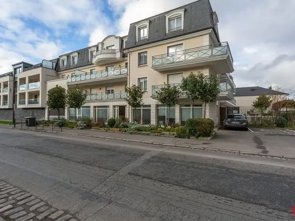 Local commercial 114 m²