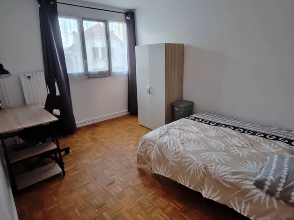 Appartement 8 pièces 11 m²