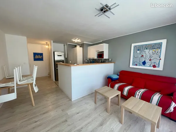 PARTICULIER VEND T2 RÉNOVÉ ET CLIMATISÉ - 45 m² - 2 BALCONS - PARKING COUVERT - QUARTIER DU THÉÂTRE