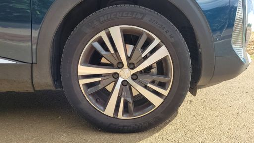 Peugeot 5008 1.2 PureTech 130 EAT8 - Allure Pack – 2023 – 27094 km – Essence – Boîte Automatique — photo 25