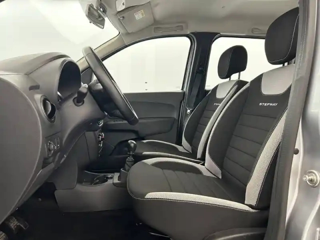 Dacia Lodgy blue dci 115 7 places — photo 30