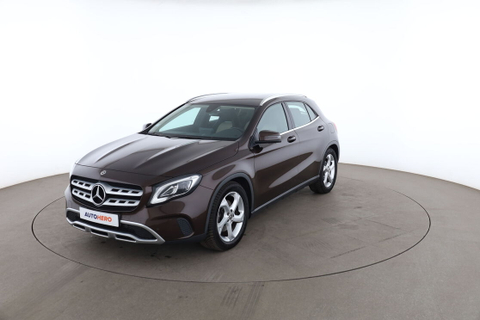 Mercedes-Benz GLA 220 4Matic 7G-DCT