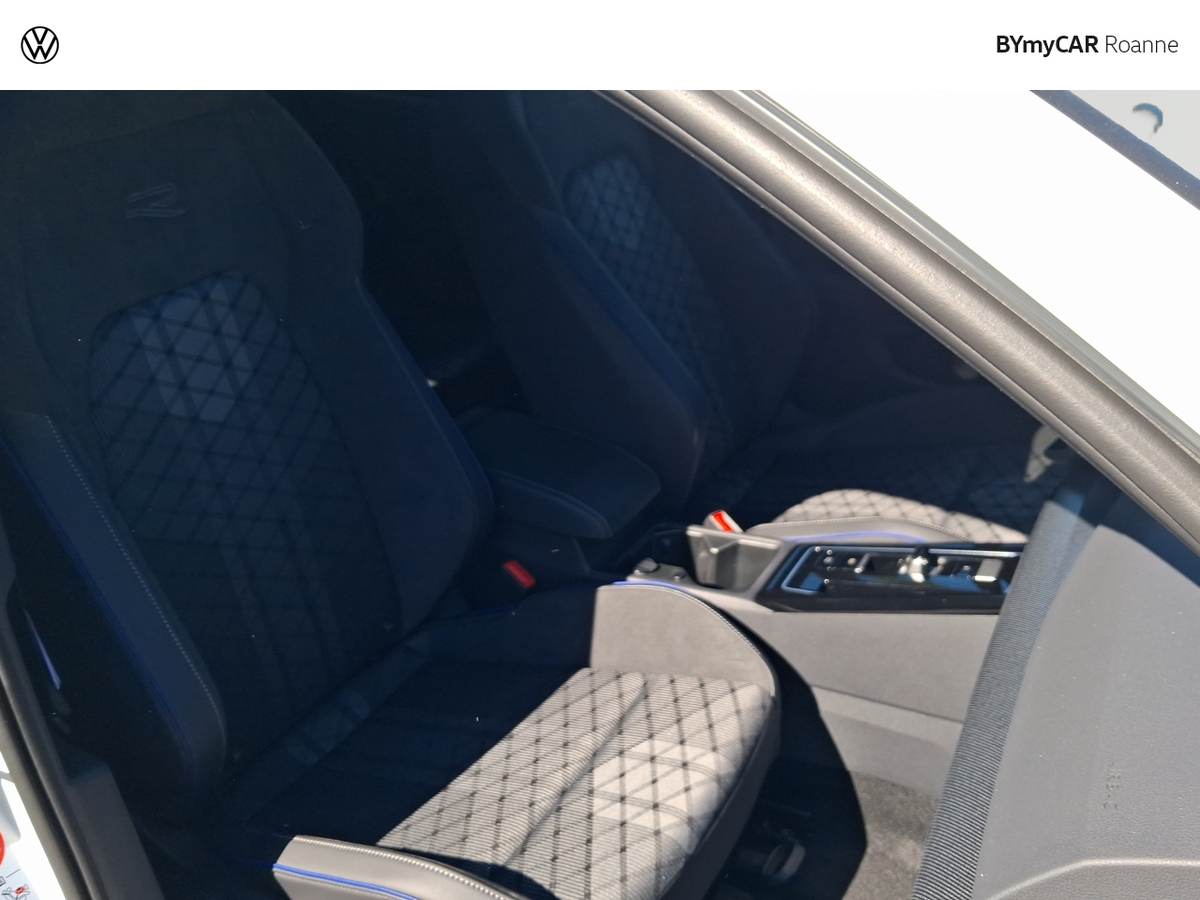 Volkswagen Golf 1.5 eTSI EVO2 150 DSG7 — photo 16