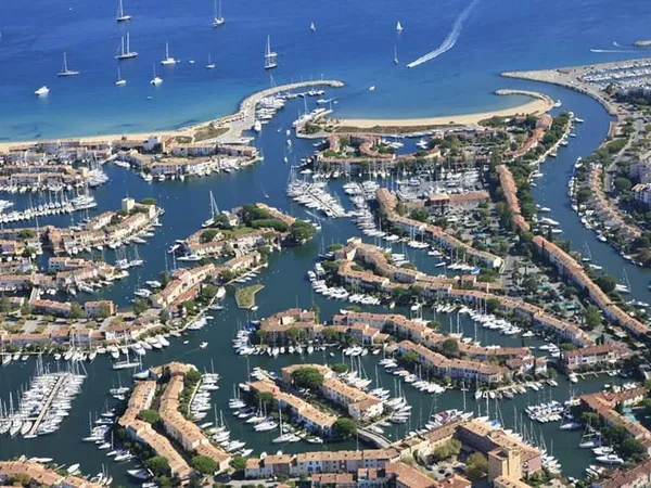 Port Grimaud Golfe De St Tropez Cession Fonds De Commmerce Avec Terrasses