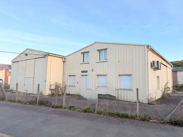 Local 4 pièces 320 m²