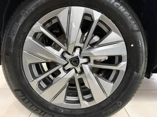 Peugeot 3008 hybrid 145 e-dcs6 — photo 101
