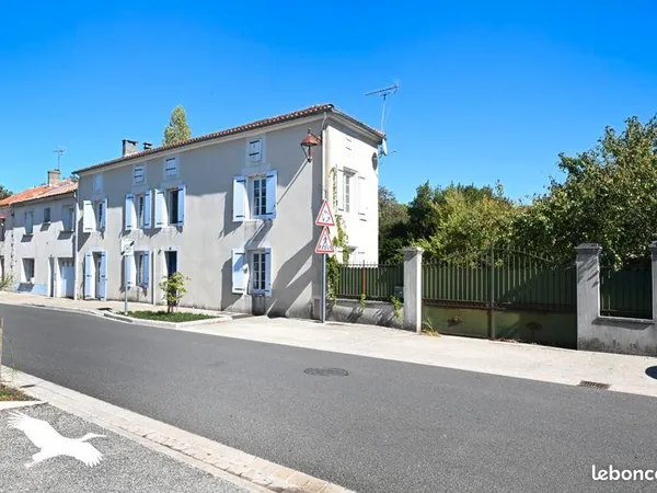 Maison 6 pièces 195 m²