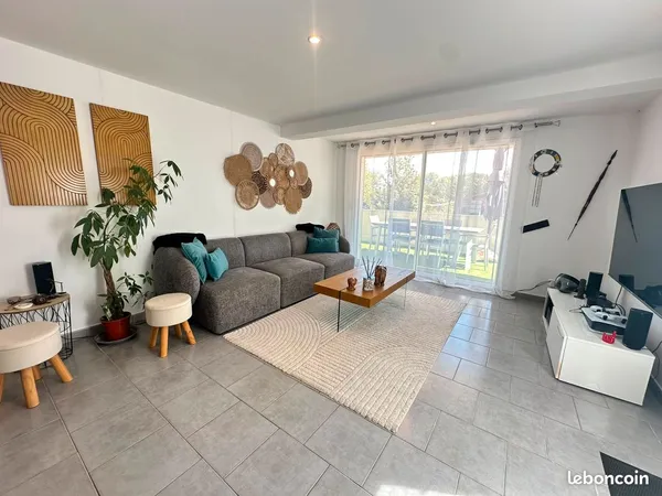 Beau T3 de 96 m² en rez-de-chaussée de villa avec terrasse de 38 m²