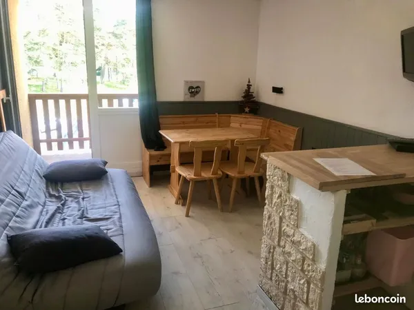 Studio cosy au pieds des pistes 4 couchages balcon vue montagne