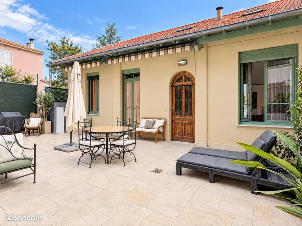 Maison de ville 5 pièces 240 m²