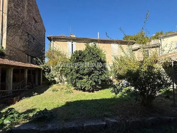 EXCLU Maison de village avec jardin à Montfrin