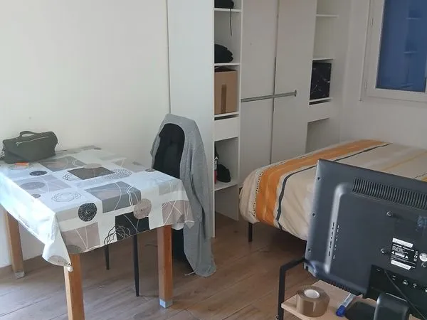 Studio dans maison