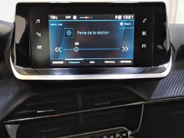 Peugeot 208 puretech 75 s&amp;s bvm5 — photo 79