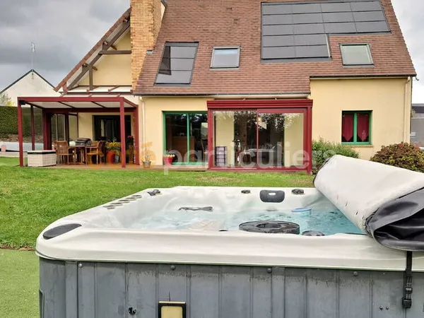 Maison familiale de 164 m² et sa véranda de 7 m2 sur 900 m² de terrain - 5 Chambres - Avranches