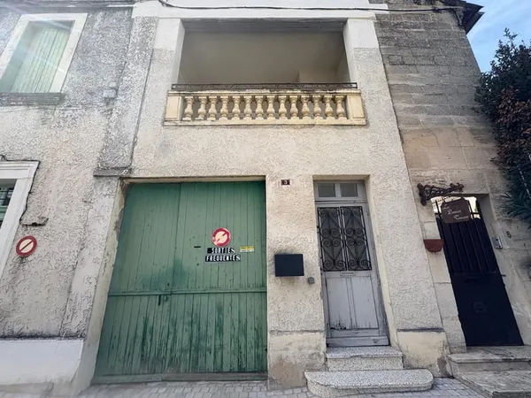 Graveson- Appartement T2 1 er étage avec terrasse 50m2- 650EUR