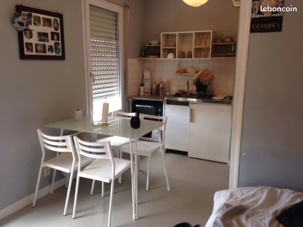 Studio à louer - à 2 minutes à pied du lycée Littré