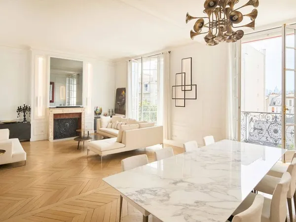 Appartement 7 pièces 272 m²