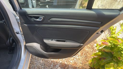 Renault Megane Estate 1.5 Blue dCi 115 - Business – 2018 – 160144 km – Diesel – Boîte Manuelle — photo 16