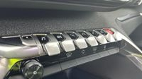 Peugeot 3008 HYBRID 225ch Allure Pack e-EAT8 — photo 15