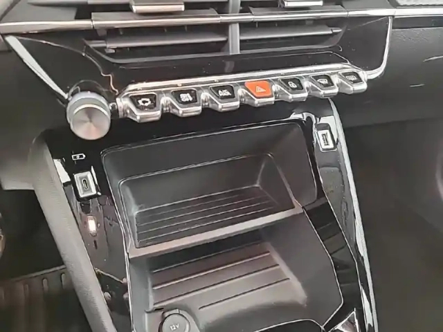 Peugeot 208 electrique 50 kwh 136ch — photo 47