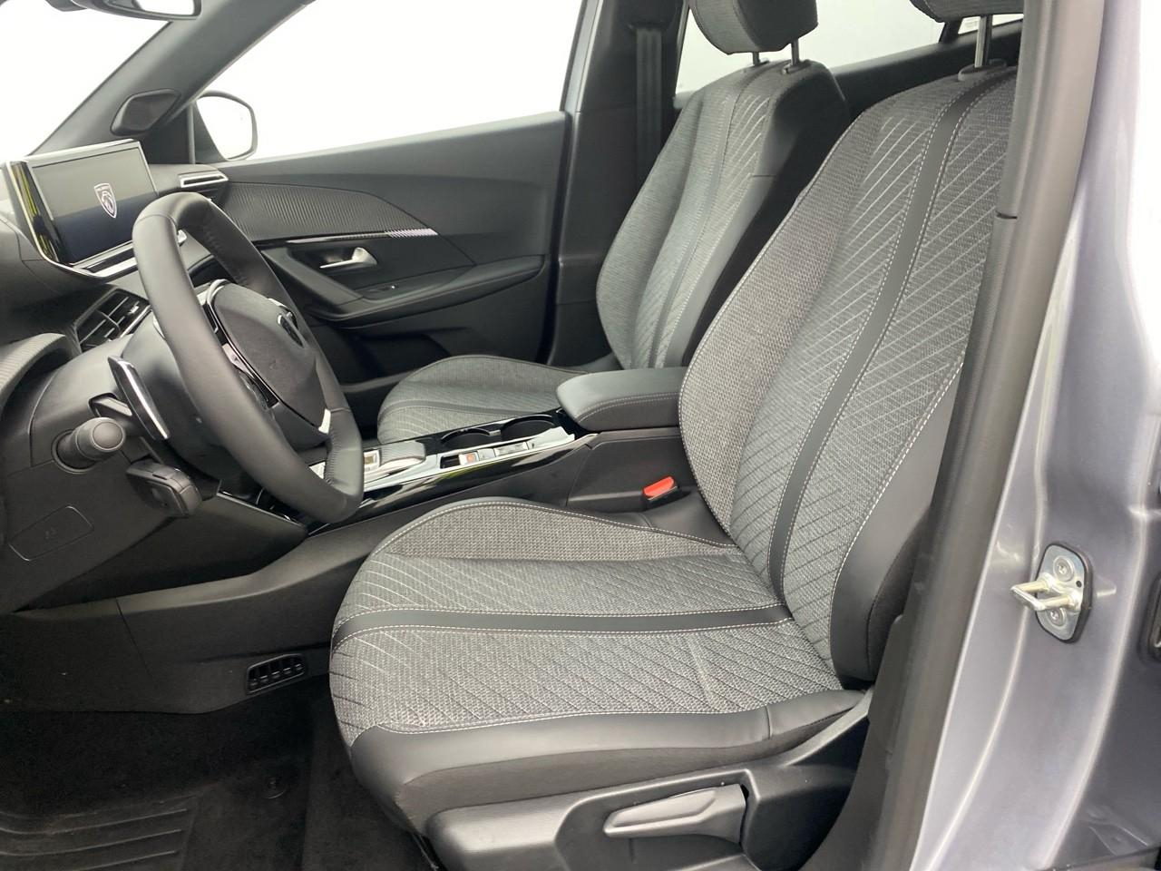 Peugeot 2008 hybrid 145 ch e-dcs6 allure — photo 9