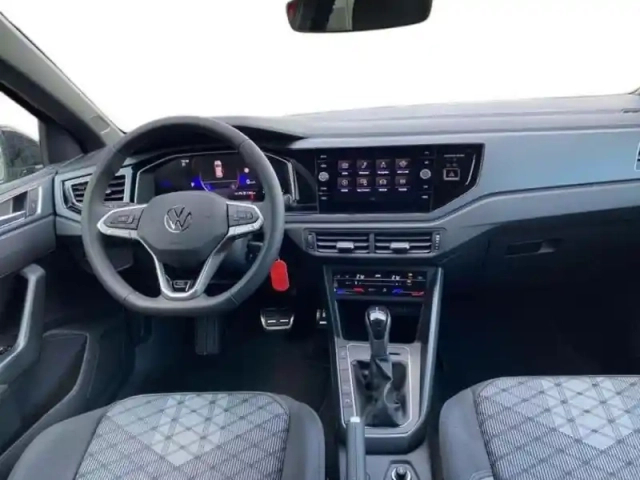 Volkswagen Polo fl 1.0 tsi 116 dsg7 r line — photo 8