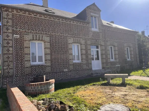 CHARMANTE MAISON DE 165 M² À HACQUEVILLE