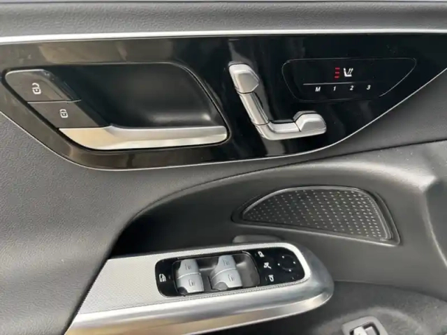 Mercedes Cla sse e 300 e hybrid eq avant — photo 16