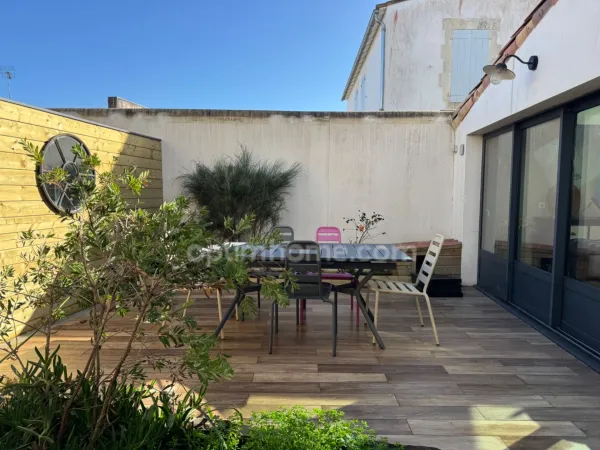 LA FLOTTE-EN-RÉ - BEL ENSEMBLE IMMOBILIER AVEC DEUX MAISONS 6 pièces LA FLOTTE (17)