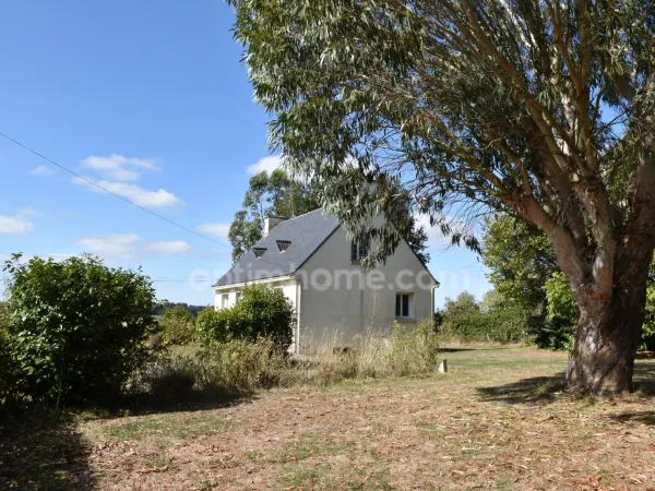 56140 RUFFIAC, À LA CAMPAGNE, EN IMPASSE : UNE MAISON À RÉINVENTER !