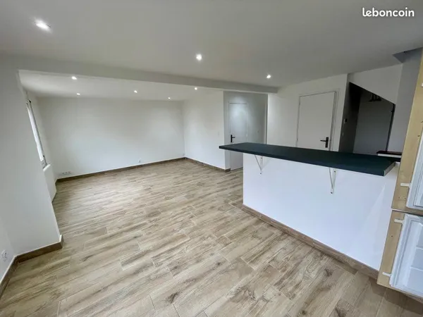 Maison 3 chambres avec petit jardin libre de suite