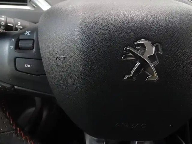 Peugeot 2008 1.2 puretech 110ch gt line s&amp;s — photo 14
