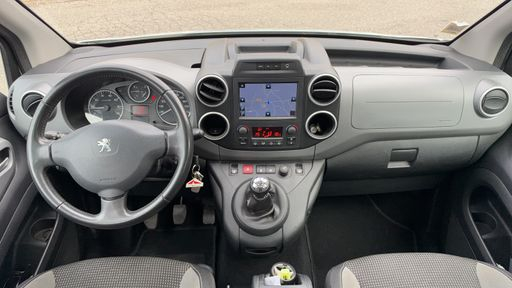 Peugeot Partner Tepee 1.6 BlueHDi 100 - Outdoor – 2018 – 83141 km – Diesel – Boîte Manuelle — photo 20