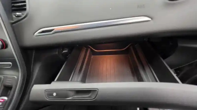 Renault Scenic tce 115 fap — photo 24
