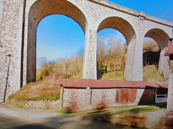 entrepôt grange avec. Terrain