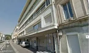 Place de parking dans garage fermé (idéal étudiant)