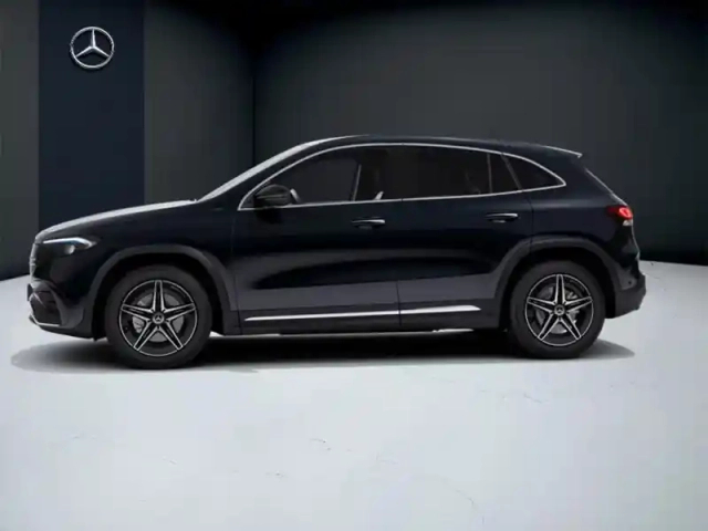 Mercedes Eqa 250+ amg line — photo 32