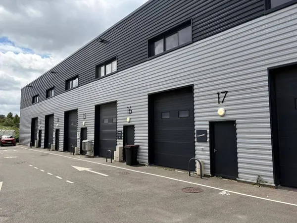 Local d'activité 480 m²