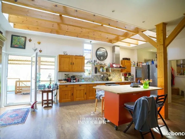 Loft/atelier/surface 3 pièces 90 m²